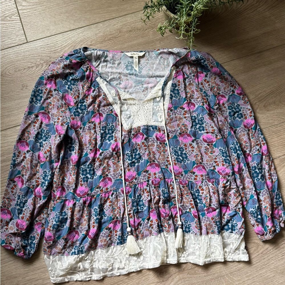 LIKE NEW MATILDA JANE MULTICOLOR FLORAL AND LACEY BLOUSE SIZE WOMEN’S MEDIUM - Picture 3 of 11